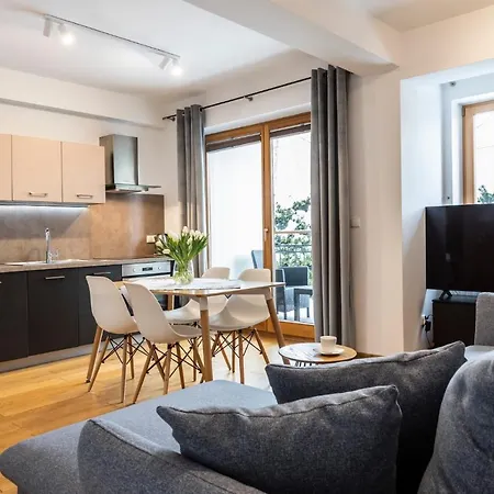 Udanypobyt Tuwima * זקופאנה