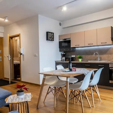 Udanypobyt Tuwima * זקופאנה