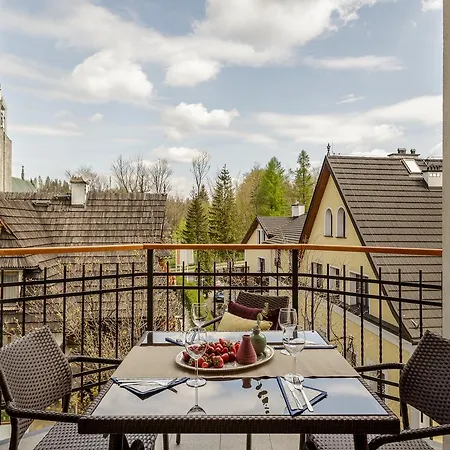 Udanypobyt Tuwima * זקופאנה